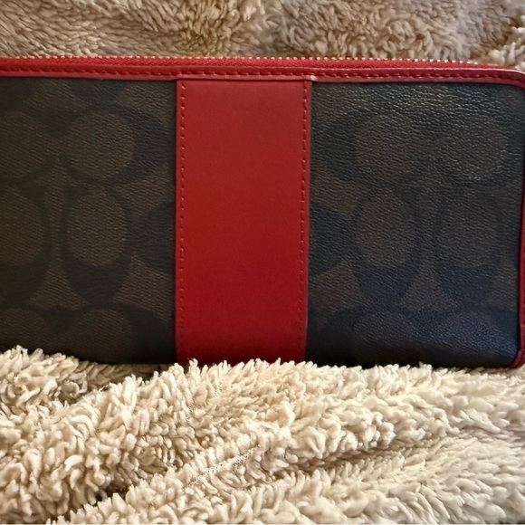 Coach Kristy Bag Authentic 
Pre-Owned/sold As-Is - Picture 4 of 6